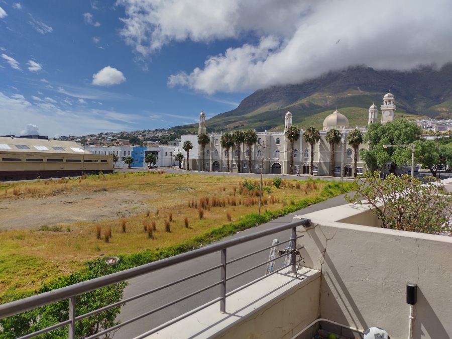 1 Bedroom Property for Sale in Zonnebloem Western Cape